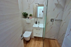 Lolas-1-BDR-Bathroom-1