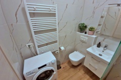 Lolas-1-BDR-Bathroom-2