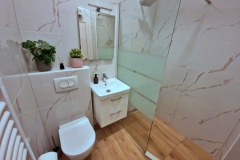 Lolas-1-BDR-Bathroom-3
