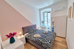 Lolas-1BDR-Room