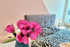 Lolas-1BDR-Room1
