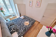 Lolas-1BDR-Room10