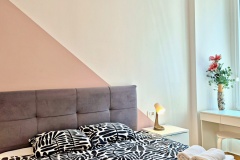 Lolas-1BDR-Room3